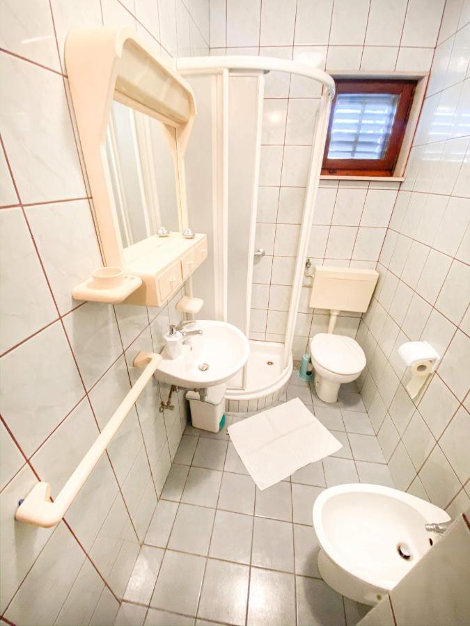 Apartman Zorka Povlja  Esterno foto